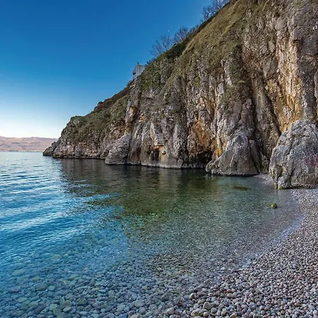 1 Bedroom Beautiful In Apartman