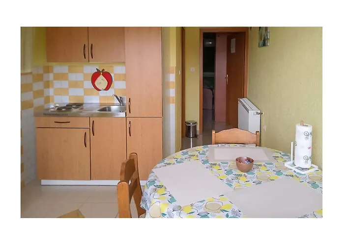 1 Bedroom Beautiful In *