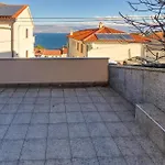公寓 Lovely In With House Sea View