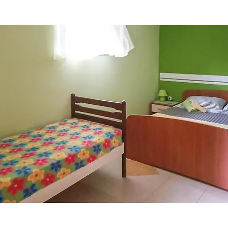 1 Bedroom Beautiful In Vrbnik (Primorje-Gorski Kotar)